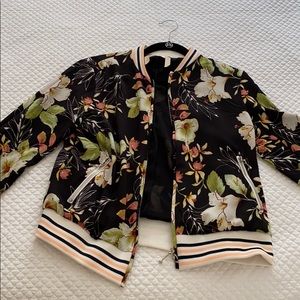 Ecru brand new Floral thin light bomber